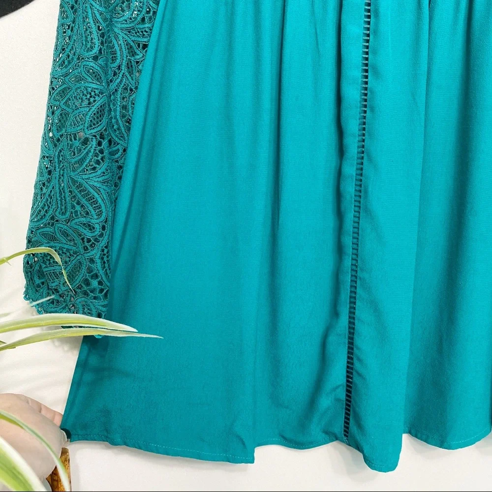 anthro | moulinette soeurs lace cloaked emerald green blouse 2 petite